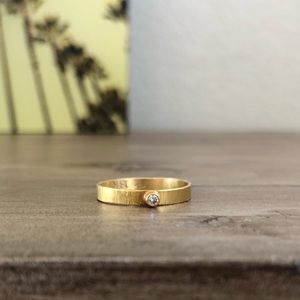 CLP Jewelry 18 K gold w/ 0.05 ct diamond ring